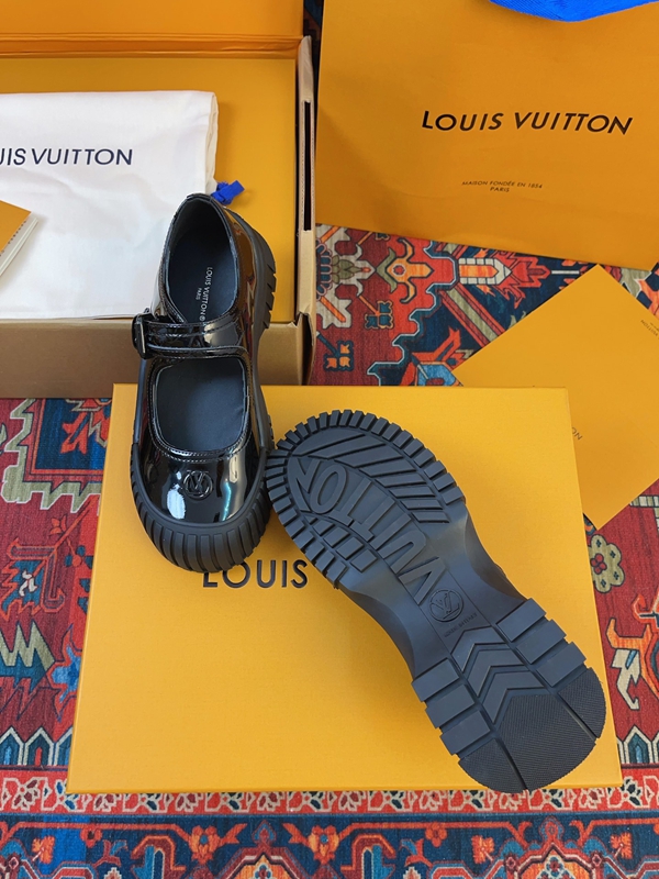 ルイヴィトン靴内部構造